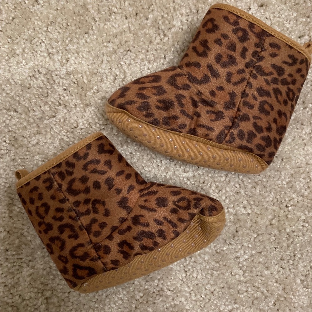 NWOT Baby Boots